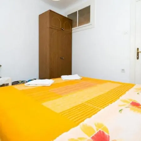 Kisic - Triple With Shared Bathroom *